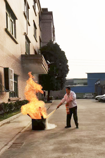 安全警鐘長鳴！保障安全生產(chǎn)凌訊開展消防演習